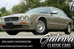 Jaguar XJ6 Vanden Plas Limousine 1997 Beige