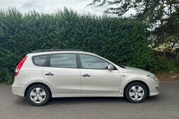 Hyundai i30 1.6  CRDI Blue Drive Comfort Euro 5 Left Hand Driv 2012 Beige