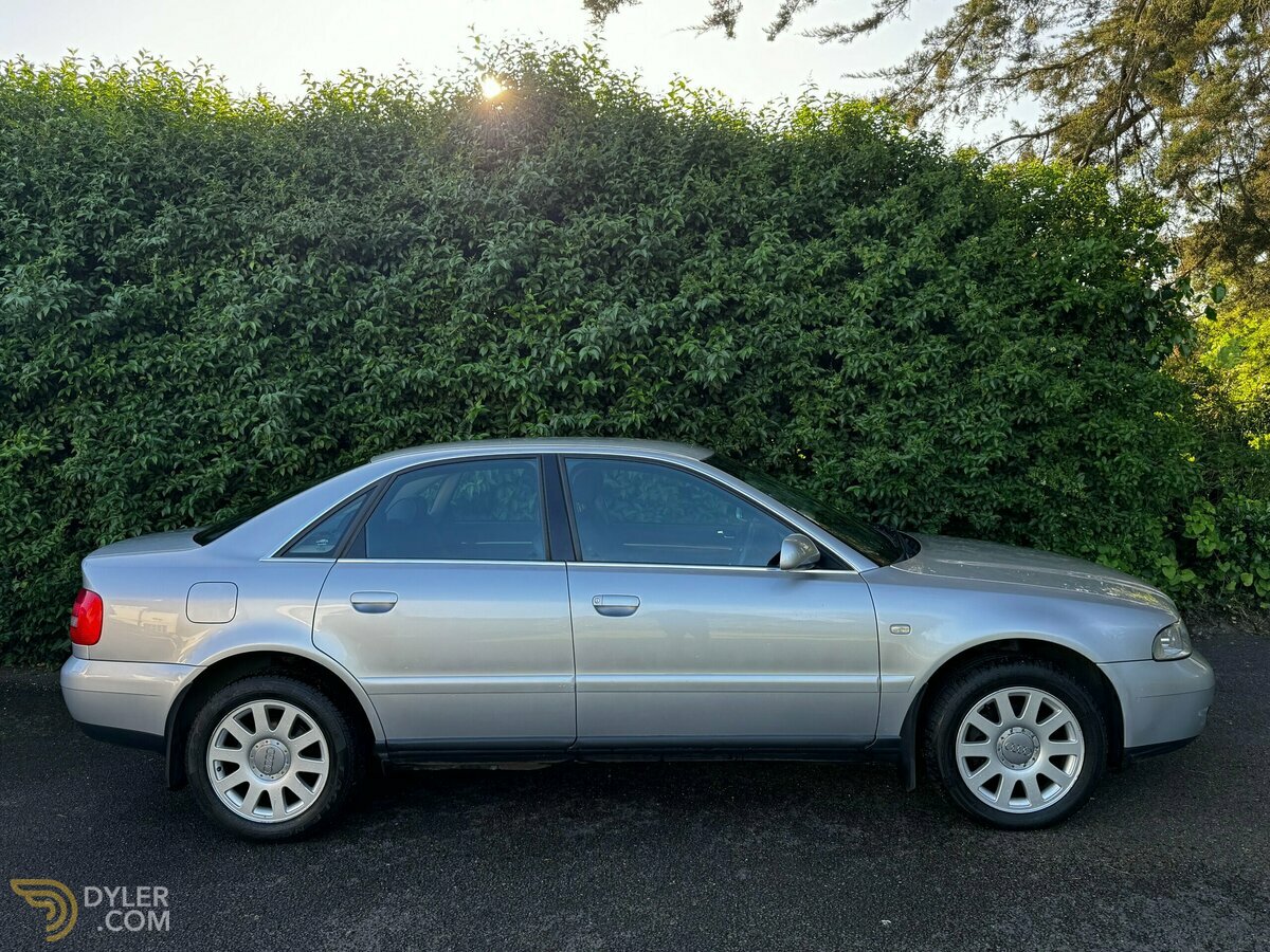 2000 Audi A4 2.4 SE AUTO LOW MILEAGE ONE OWNER, foto 2