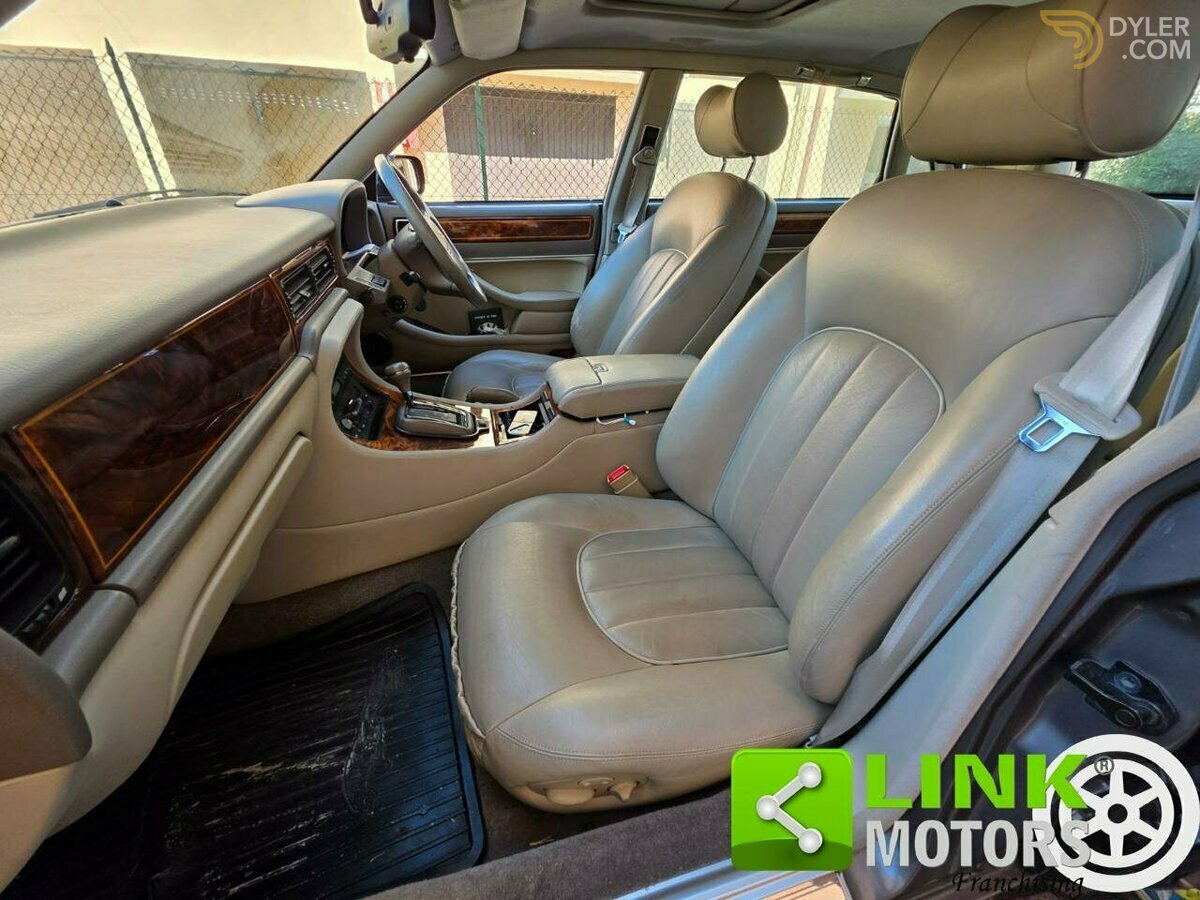 1995 Daimler Six LWB 4.0L GUIDA A DESTRA, foto 4