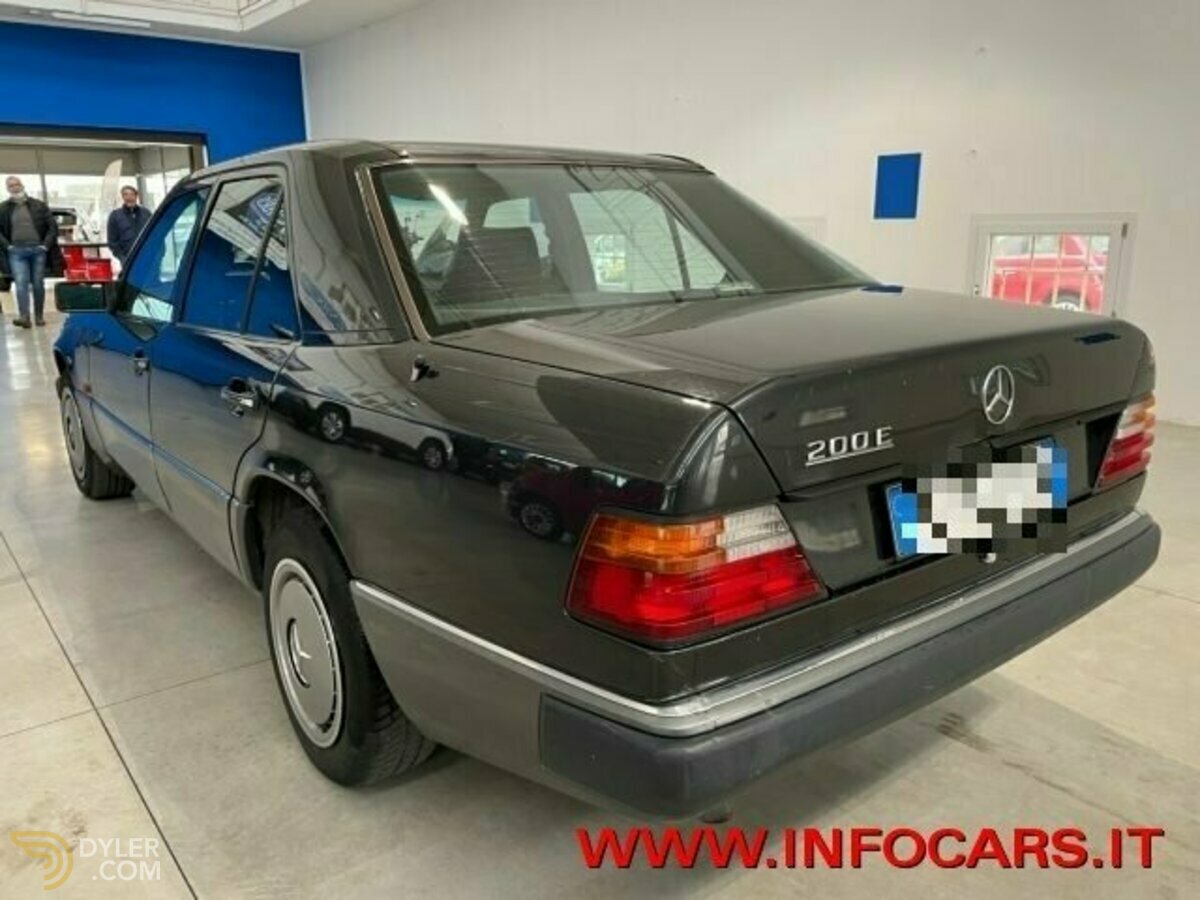 1990 Mercedes-Benz 200 E cat W 124 FASCIONATA DA COLLEZIONE, foto 4
