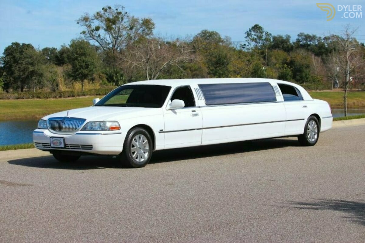2004 Lincoln Town Car For Sale. Price 21 900 USD - Dyler