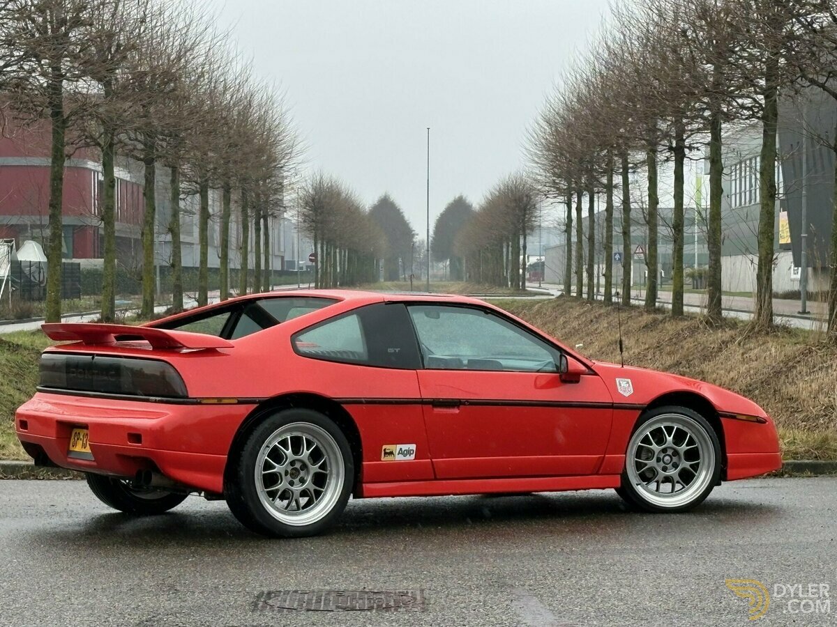 1987 Pontiac Fiero GT V6 Fastback, foto 9
