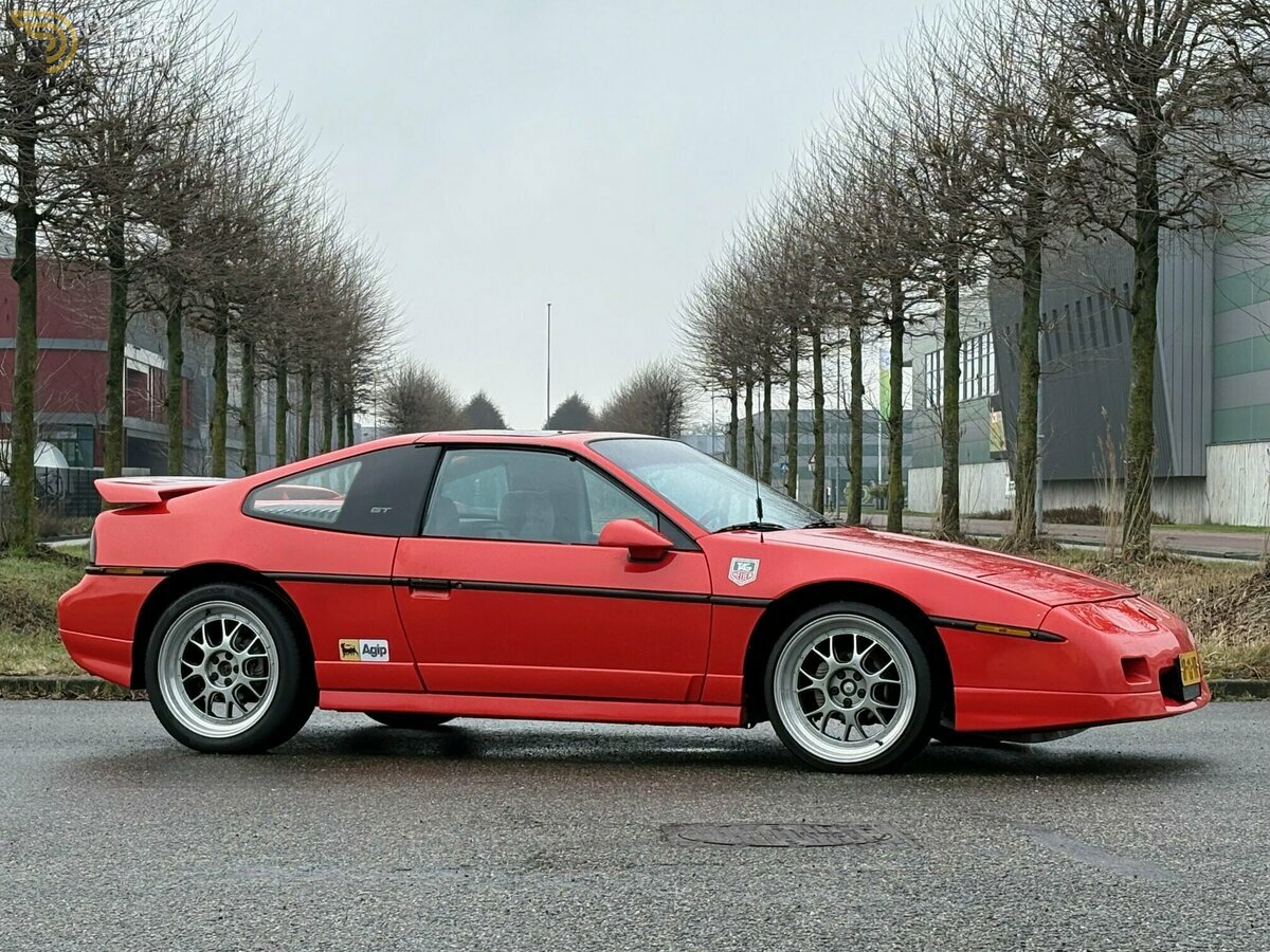 1987 Pontiac Fiero GT V6 Fastback, foto 10