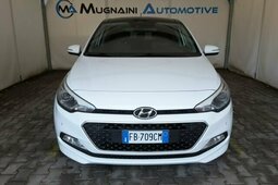 Hyundai i20 1.2 84cv 5 porte Style *TETTO APRIBILE ELETTRICO* Sedan / Saloon 2015 White