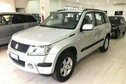 Suzuki Grand Vitara 1.9 DDiS 5 porte SUV 2007 Silberfarben