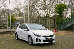 Kia Cee'd GT-Line DKG Auto. F1~Navi~Pano~Digital~Cam*... Sedan / Saloon 2015