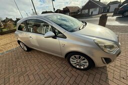 Vauxhall Corsa 1.4 16V SE Hatchback 3dr Petrol Manual Wide Ratio Berlina compatta 2011 Argento