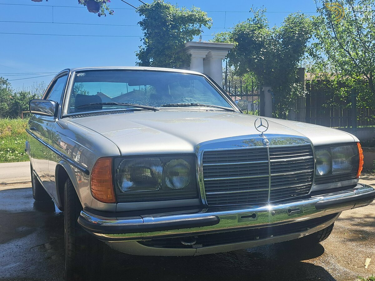 1977 Mercedes-Benz CE 280 Astral silver 892 Skala blue, foto 4