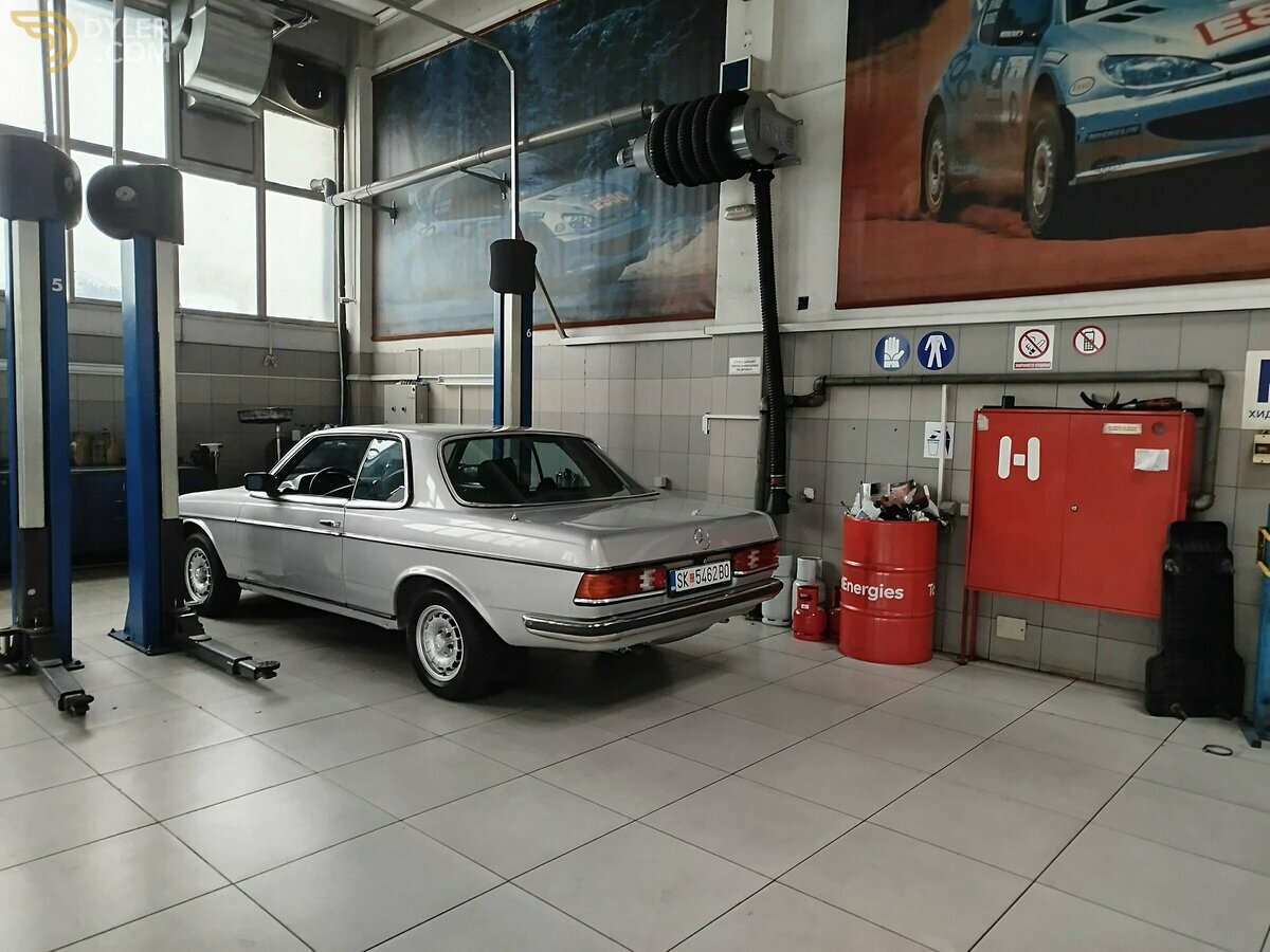 1977 Mercedes-Benz CE 280 Astral silver 892 Skala blue, foto 12