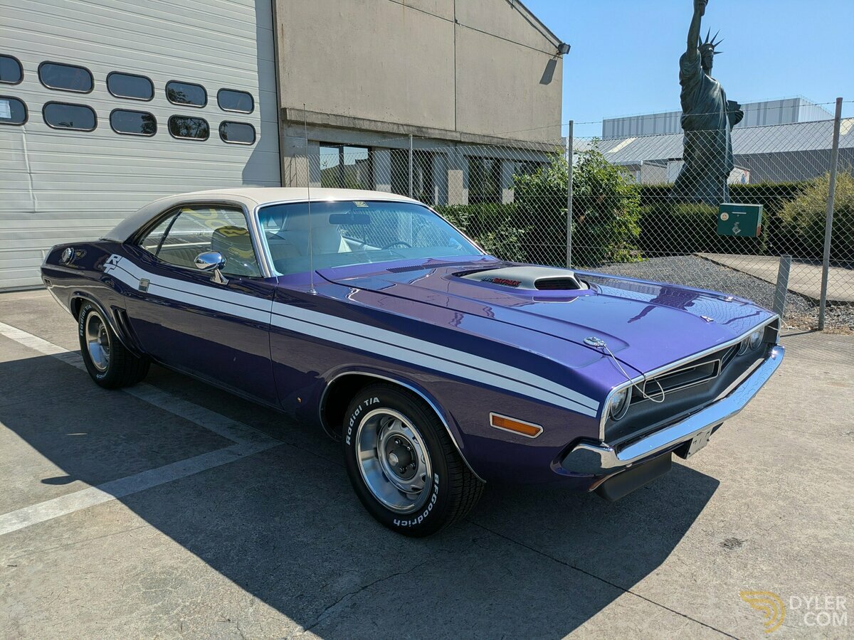 Classic 1971 Dodge Challenger 440 six pack R/T For Sale. Price 86
