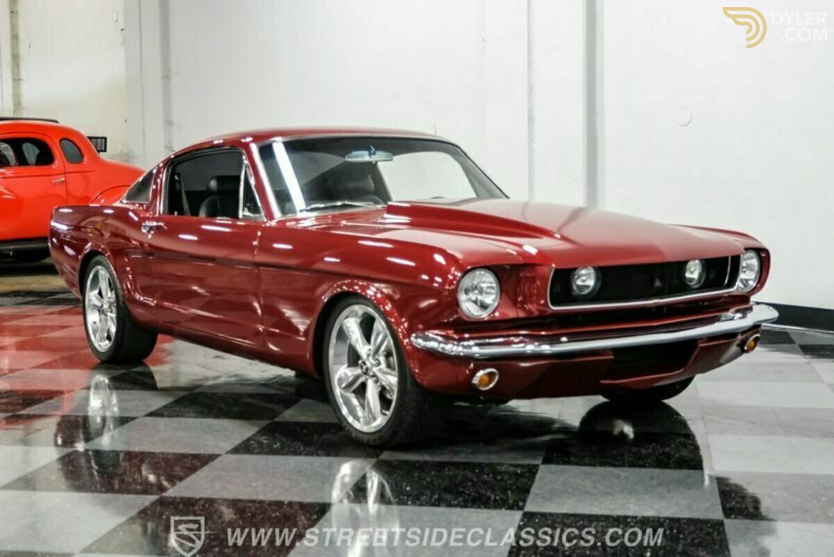 1965 Ford Mustang Fastback Restomod, foto 1