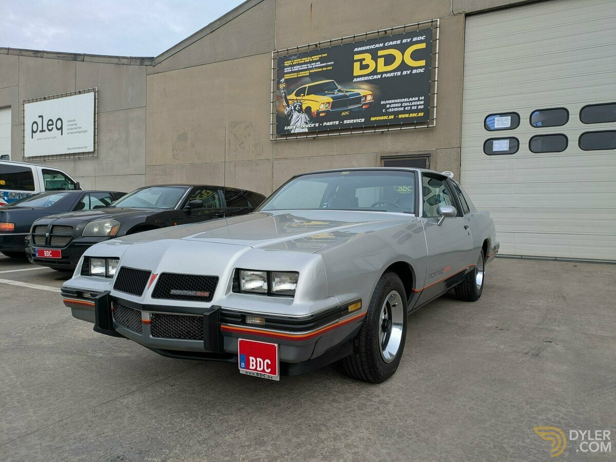 1986 Pontiac Grand Prix 2 + 2 AERO NASCAR, foto 1