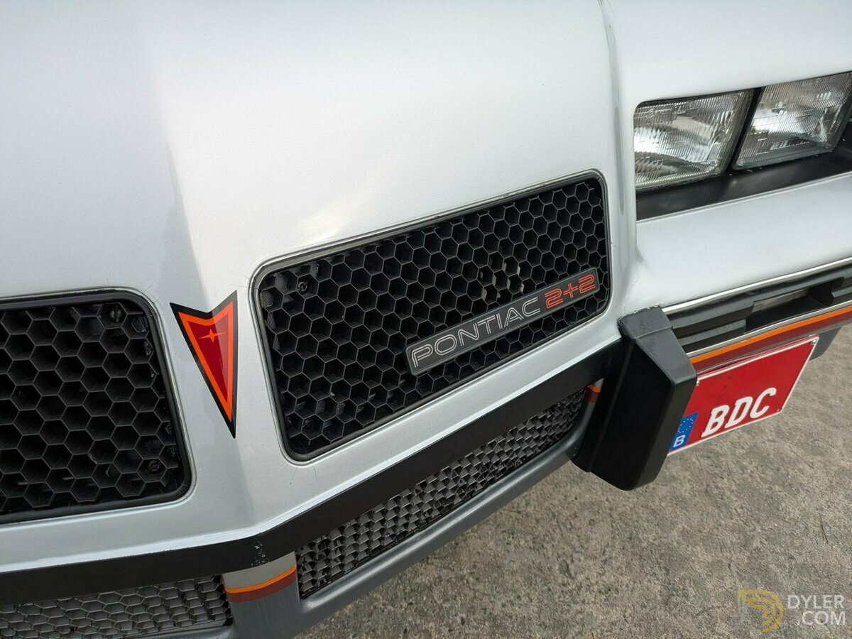 1986 Pontiac Grand Prix 2 + 2 AERO NASCAR, foto 6