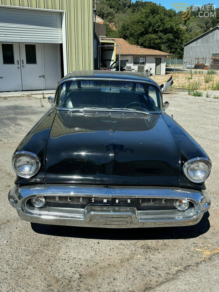 1957 Oldsmobile 88, foto 2