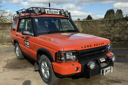 Land Rover Discovery 2 genuine G4 challenge Estate Car 2003 Orange