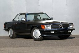 Mercedes-Benz SL 300 Convertrible R107 Cabriolet / Roadster 1987 Black