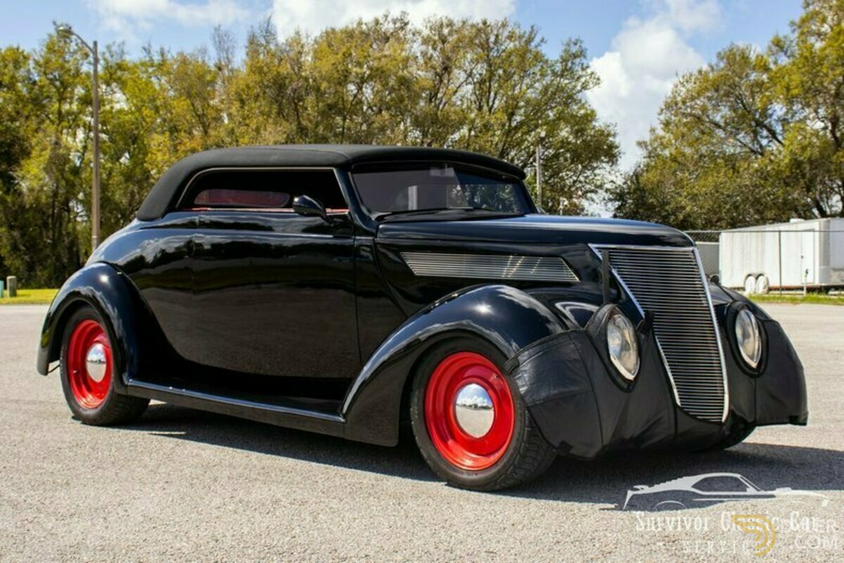 1937 Ford Cabriolet, foto 2
