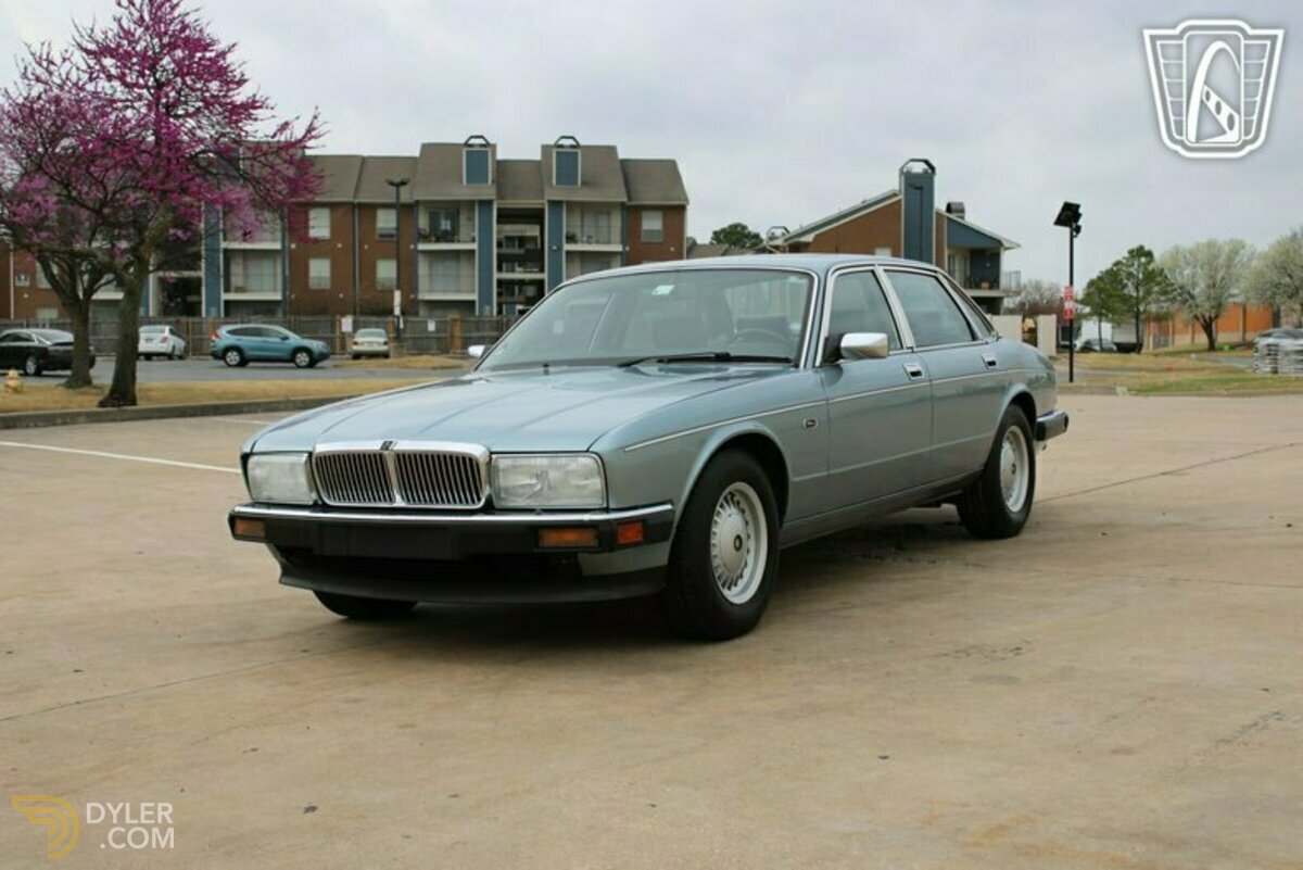 Classic 1990 Jaguar XJ6 Vanden Plas For Sale. Price 14 500 USD - Dyler