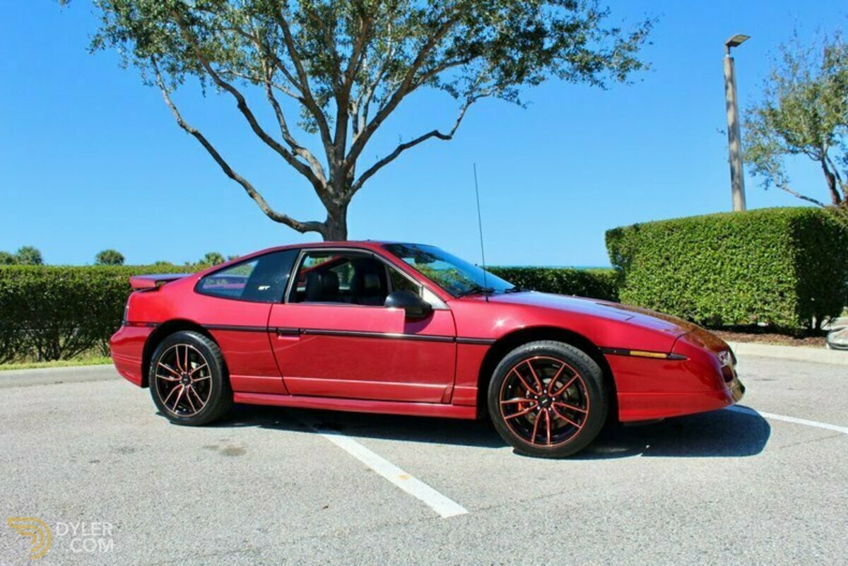 1988 Pontiac Fiero GT, foto 3