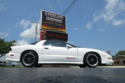 Pontiac Firebird Trans Am WS6 Ram Air Coupe 1996 Weiss