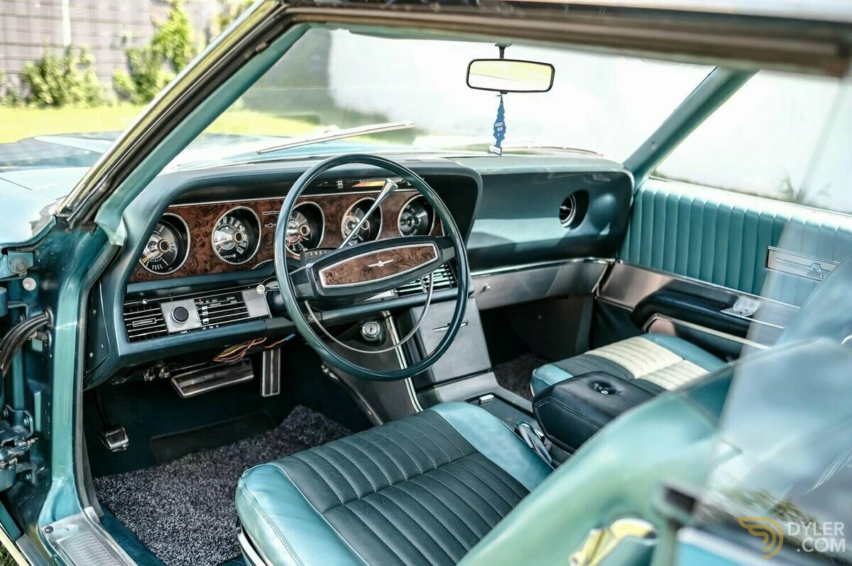 1968 Ford Thunderbird Landau Hardtop, foto 2