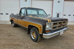 GMC Sierra 1500 Gentleman Jim Camioneta 1976 Marrón