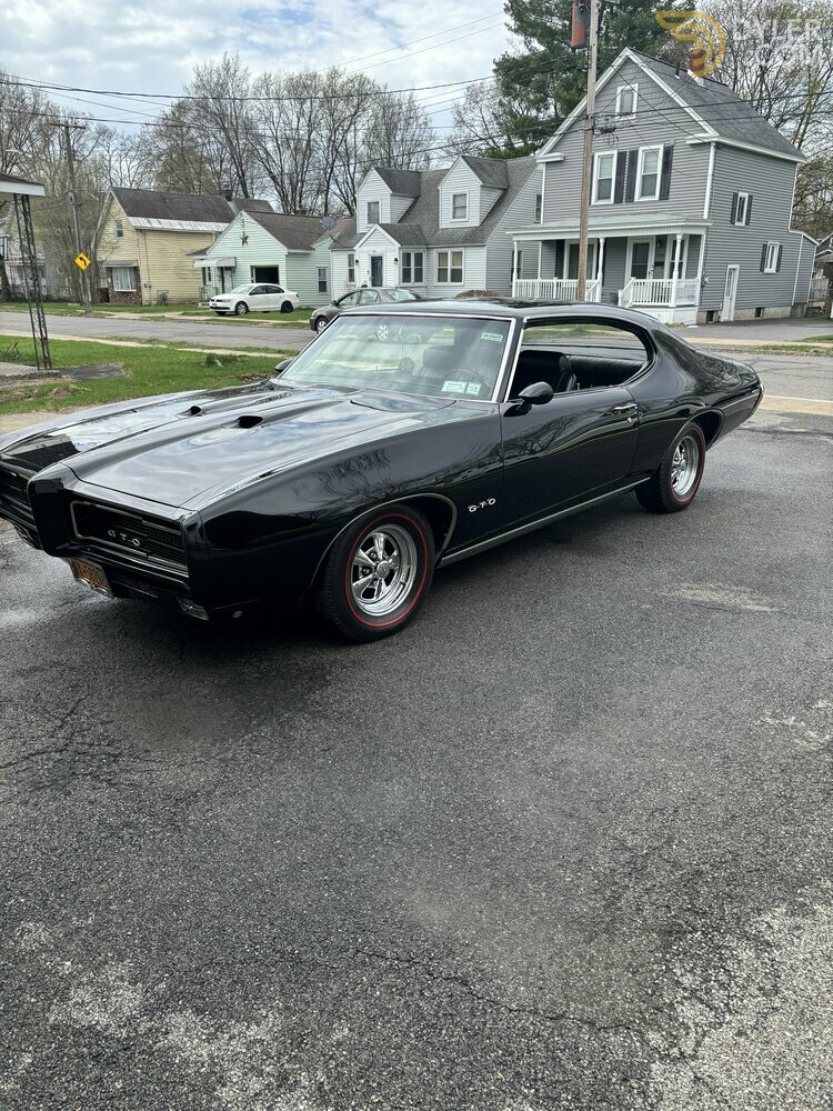 1969 Pontiac 2 door GTO. Numbers Matching Black with Black interior, foto 2