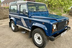 Land Rover Defender 90 TD5 county station wagon Kombi 2002 Blau