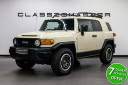 Toyota FJ Cruiser VVT-i V6 SUV 2010 Beige