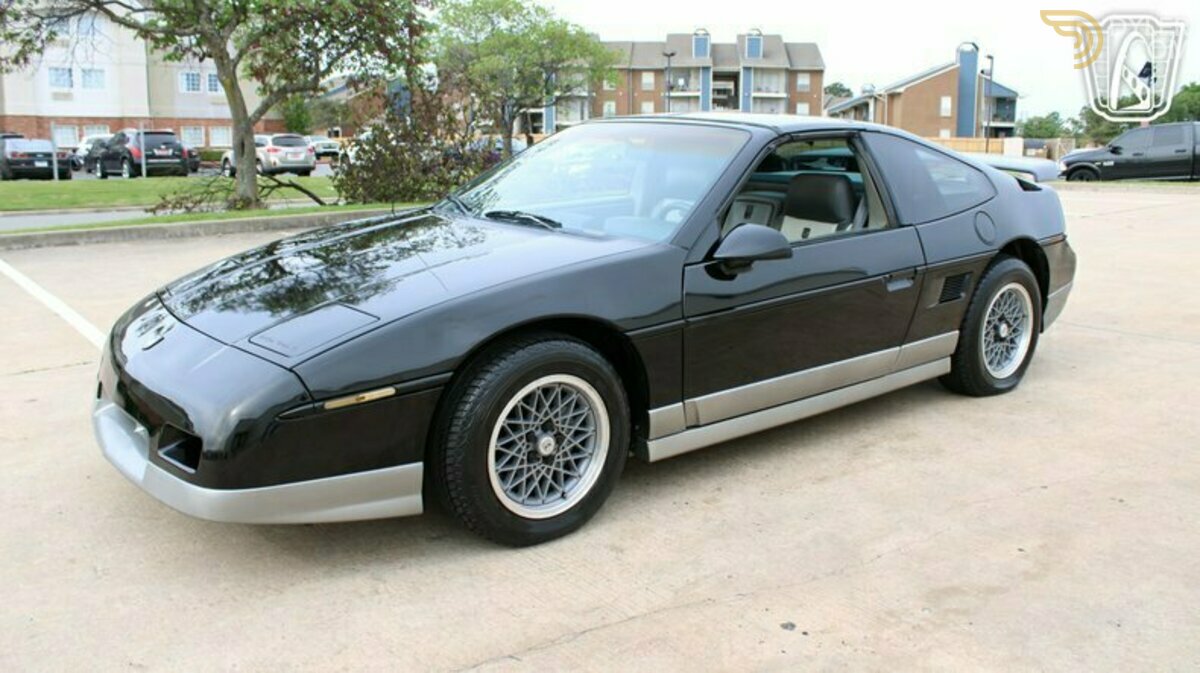 1987 Pontiac Fiero GT, foto 3