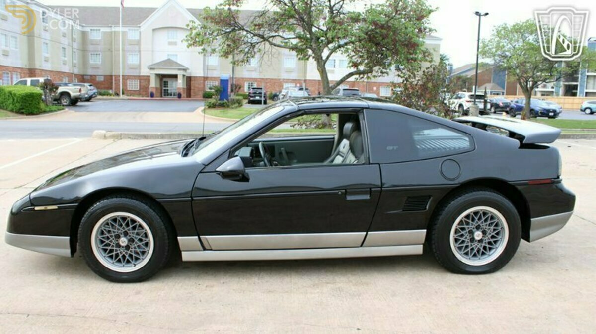 1987 Pontiac Fiero GT, foto 4