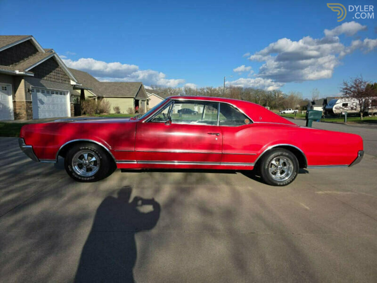 1967 Oldsmobile Cutlass Supreme, foto 3
