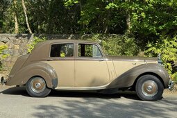 Rolls-Royce Silver Dawn 4½ litre, small boot model Sedan/Berlina 1952 Castanho
