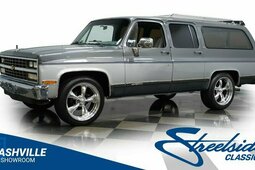 Chevrolet Suburban SUV 1990