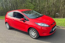 Ford Fiesta 1.25 Edge Hatchback 3dr Petrol Manual (124 g/km, 5 Hatchback 2012 Vermelho