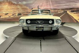Ford Mustang Convertible Cabriolet/Roadster 1967 Bege