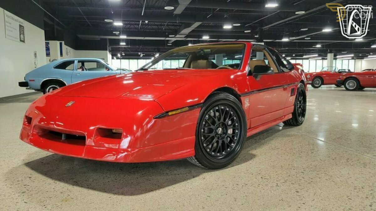 1988 Pontiac Fiero GT, foto 3