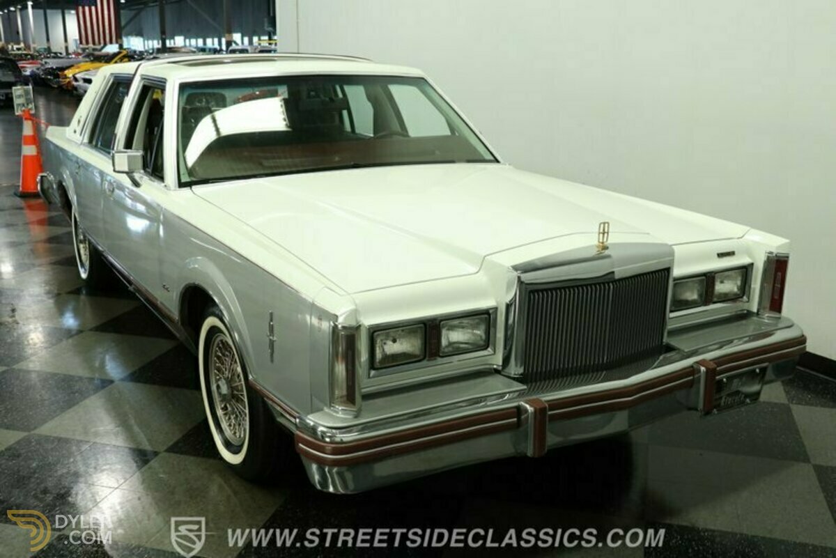 中古#1800 SCORPION 自動タイヤトルーラー Classic 1984 Lincoln Town Car Cartier For Sale. Price 14 995 USD