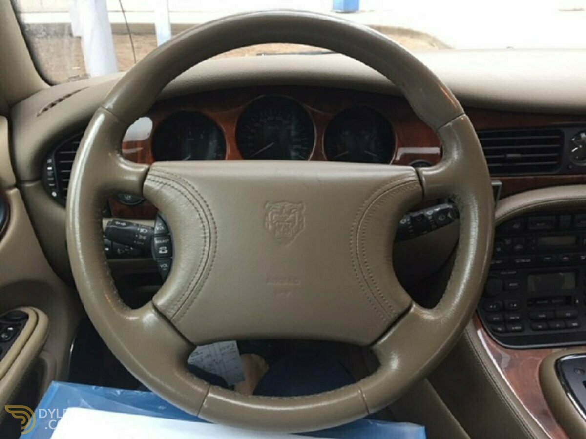 1998 Jaguar XJ8 Automático, foto 5