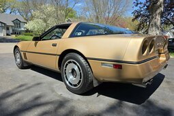 Chevrolet Corvette Coupe 1984 Dorado