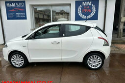 Lancia Ypsilon 1.2 69 CV 5 porte GPL Ecochic Silver  CLIMA!!!! Sedán / Berlina 2014 Blanco