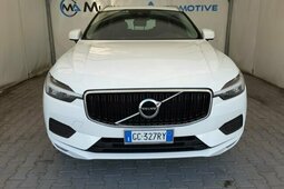 Volvo XC60 B4 (d) AWD Geartronic Momentum *GANCIO TRAINO* SUV 2021 Weiss
