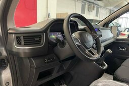 Renault Trafic PL Equilibre 9 posti 2.0 dCi c.man-LEGGI SOTTO Monovolumen / MPV 2025 Plata