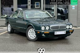 Jaguar XJ XJ8 4.0i V8 - BVA BERLINE Sovereign Courte - toit 1999