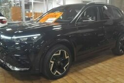 Volkswagen Tiguan R-Line SUV 2025