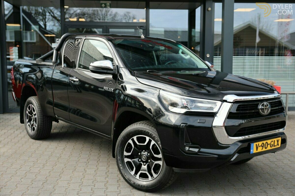 2021 Toyota Hilux 2.8 D-4D X-TRA CAB PROFESSIONAL A/T 4WD VAN For
