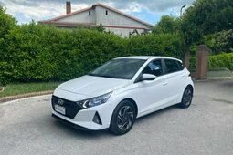 Hyundai i20 1.2 MPI Connectline Sedan / Saloon 2023 White