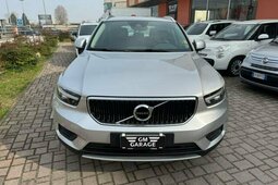 Volvo XC40 Momentum SUV 2018 Silver