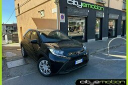 Toyota Yaris Active Sedan / Saloon 2025 Black